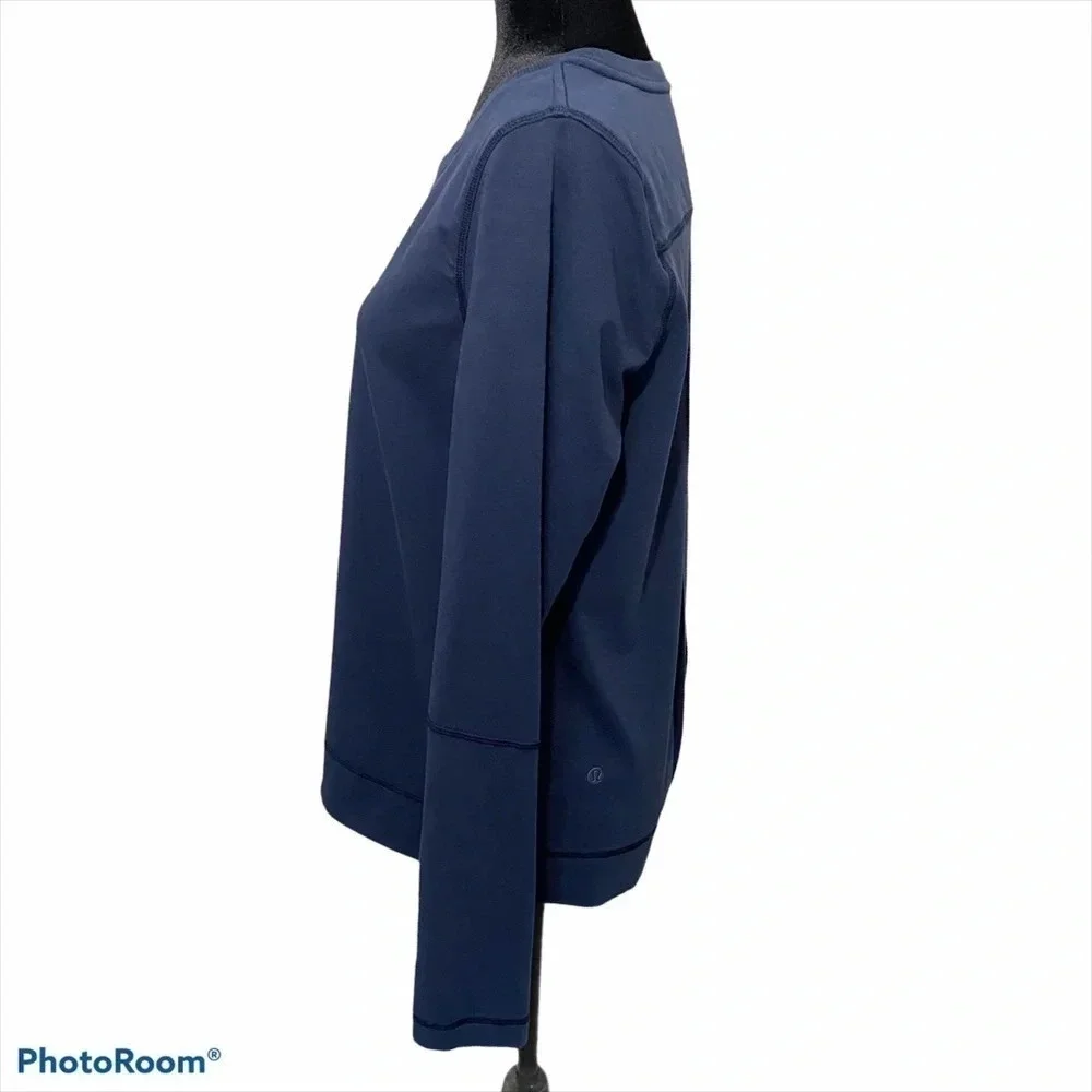 Lululemon navy crew neck sweater pleat back size 8